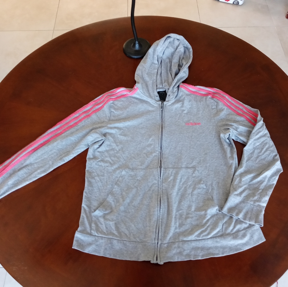 Adidas sweater 2/25$